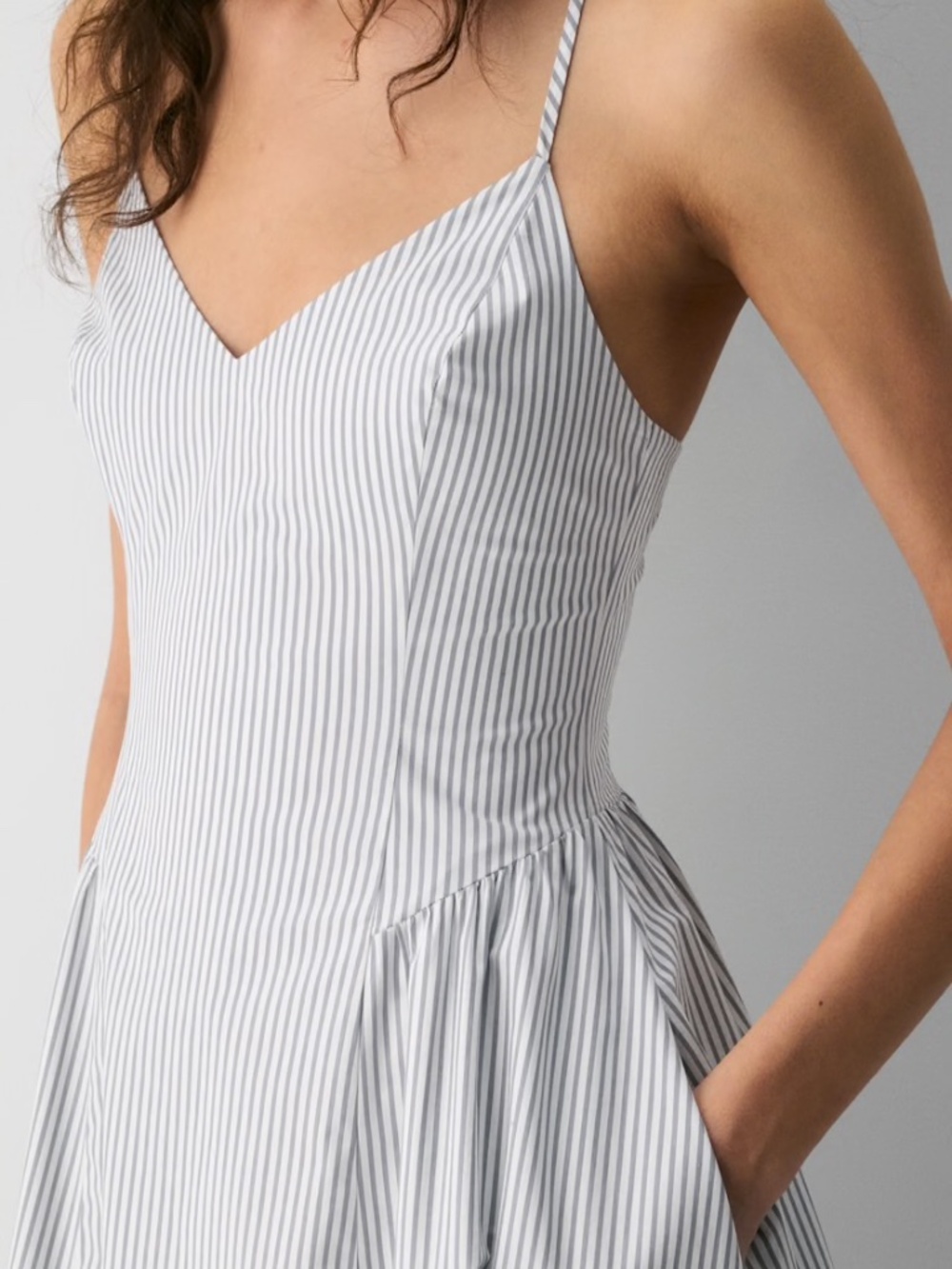 Aritzia - Picture 3 of 6